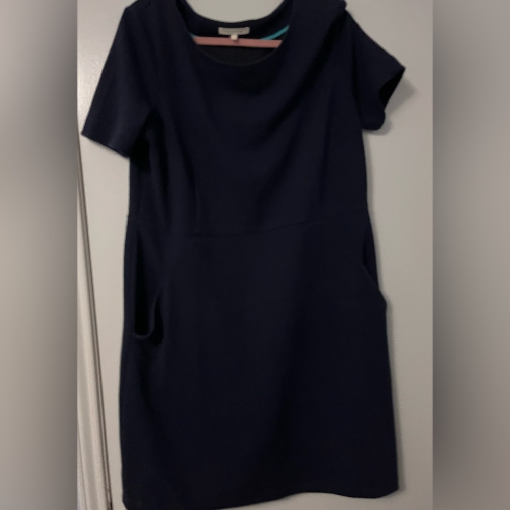Navy blue sz 18 knee length office dress with POCKETS
